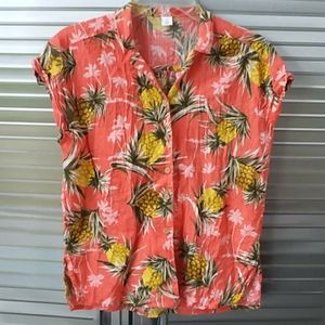 Old navy hawaiian shirt